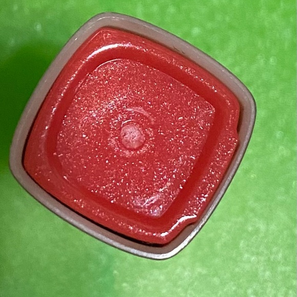 L'OREAL Colour Riche Extraordinaire Lip Color, Ruby Opera 304 and Coral Encore 2 - Picture 8 of 12